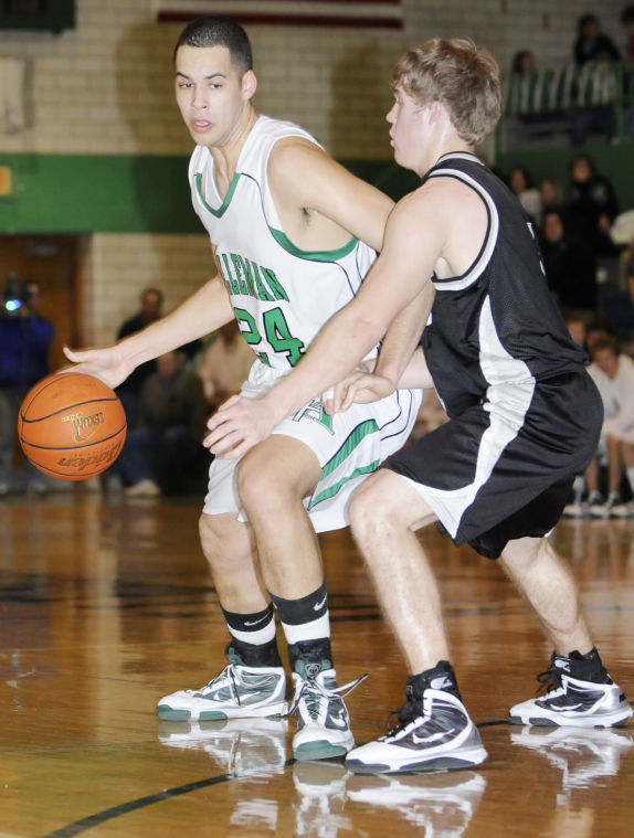 No-luck Pioneers fall to Streaks at buzzer